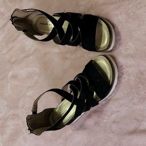 Maurices size 7.5 wedges